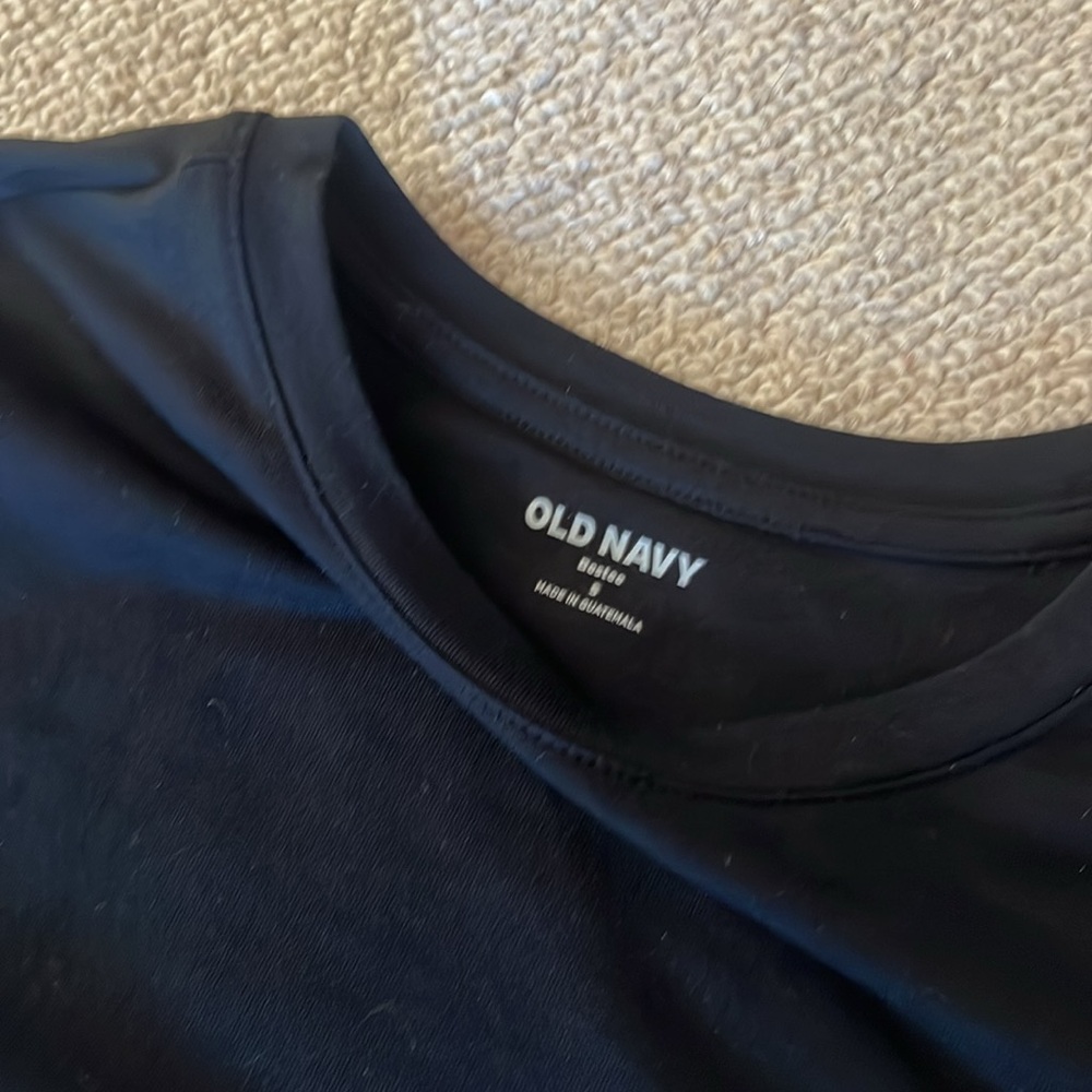 Old navy long sleeve black tee - Picture 2 of 2